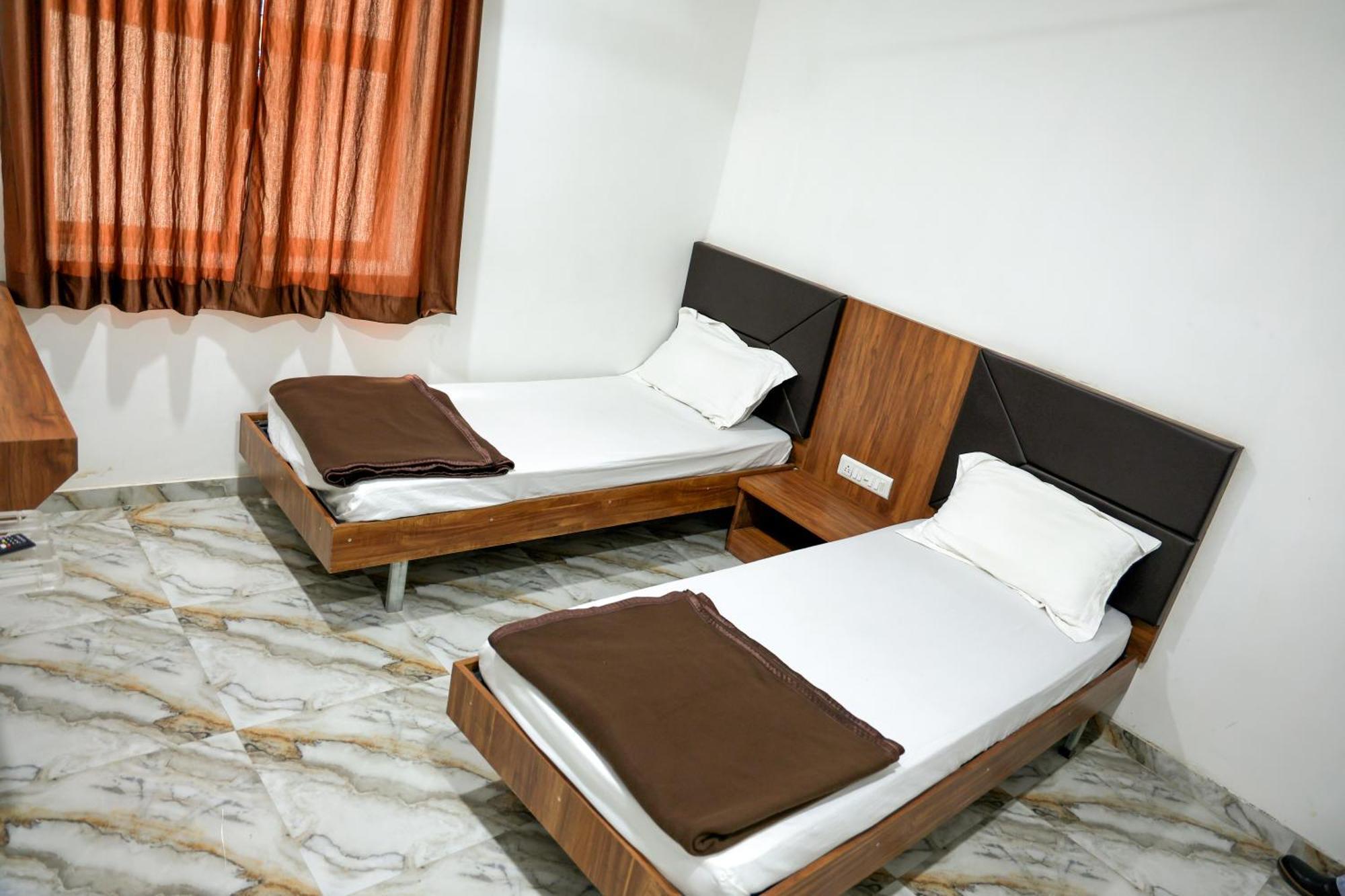 Hotel Aaram Kalupur Ahmadabad Zewnętrze zdjęcie