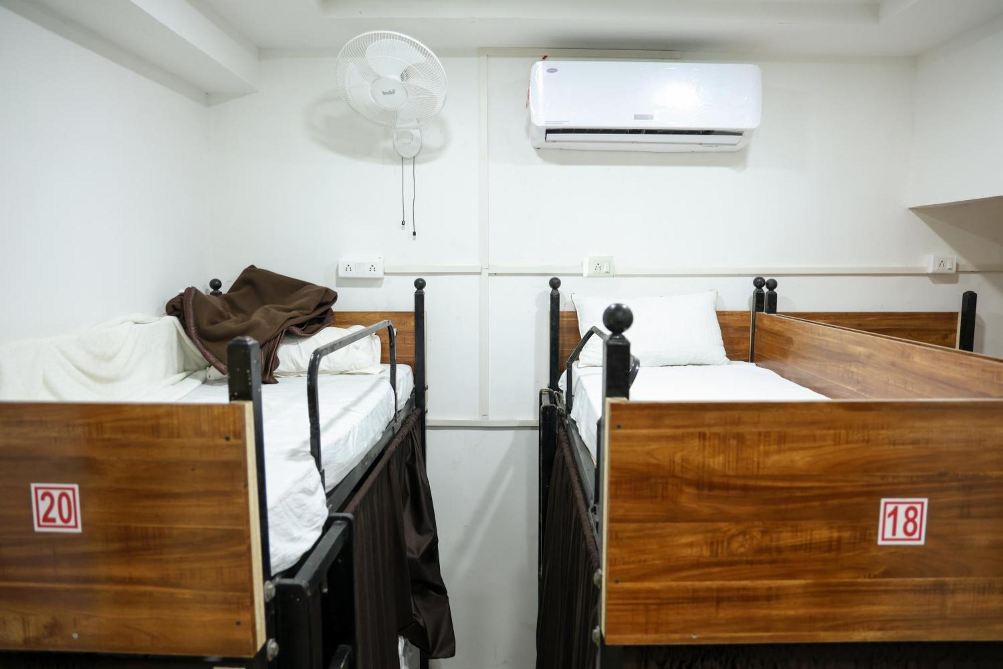 Hotel Aaram Kalupur Ahmadabad Zewnętrze zdjęcie
