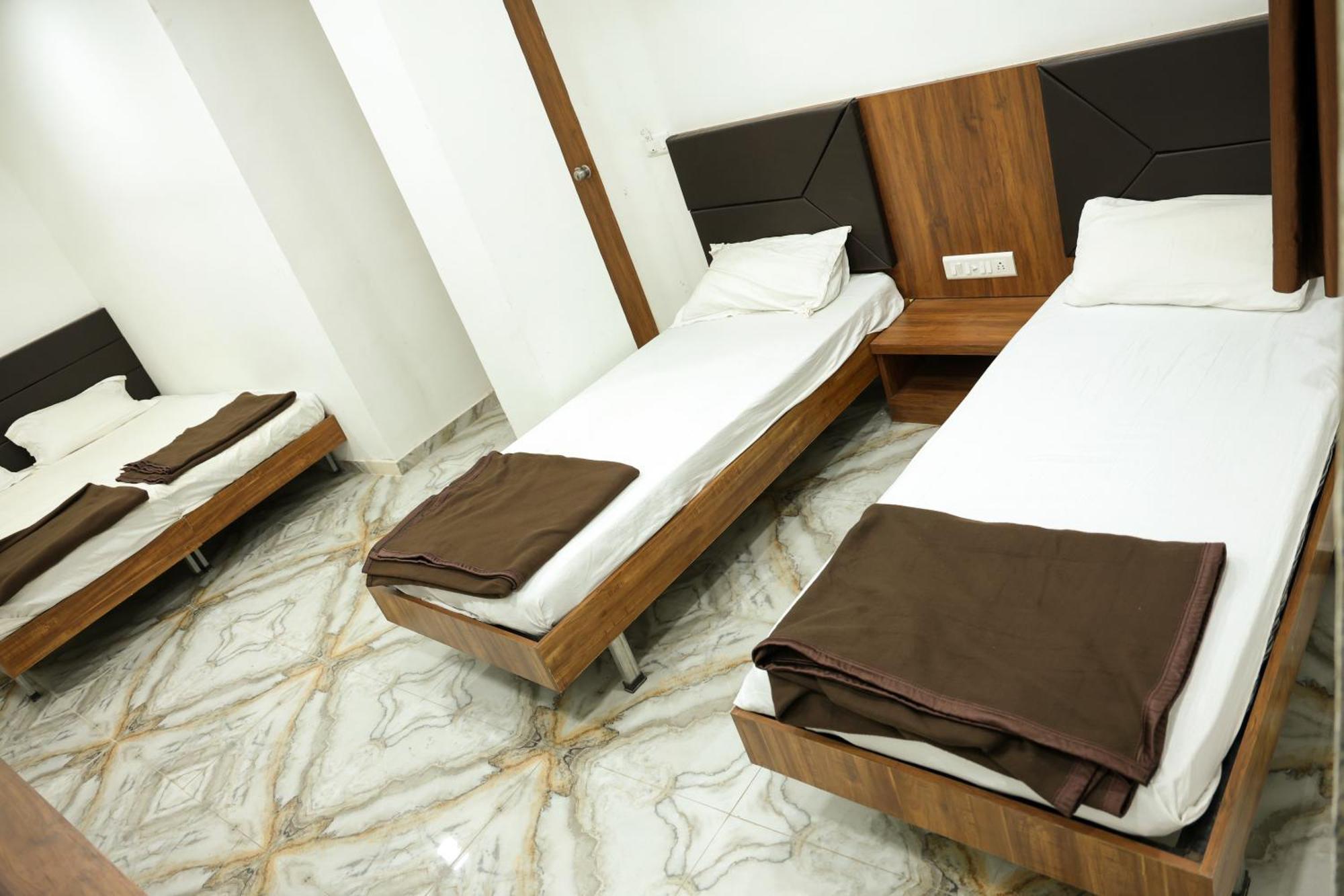 Hotel Aaram Kalupur Ahmadabad Zewnętrze zdjęcie