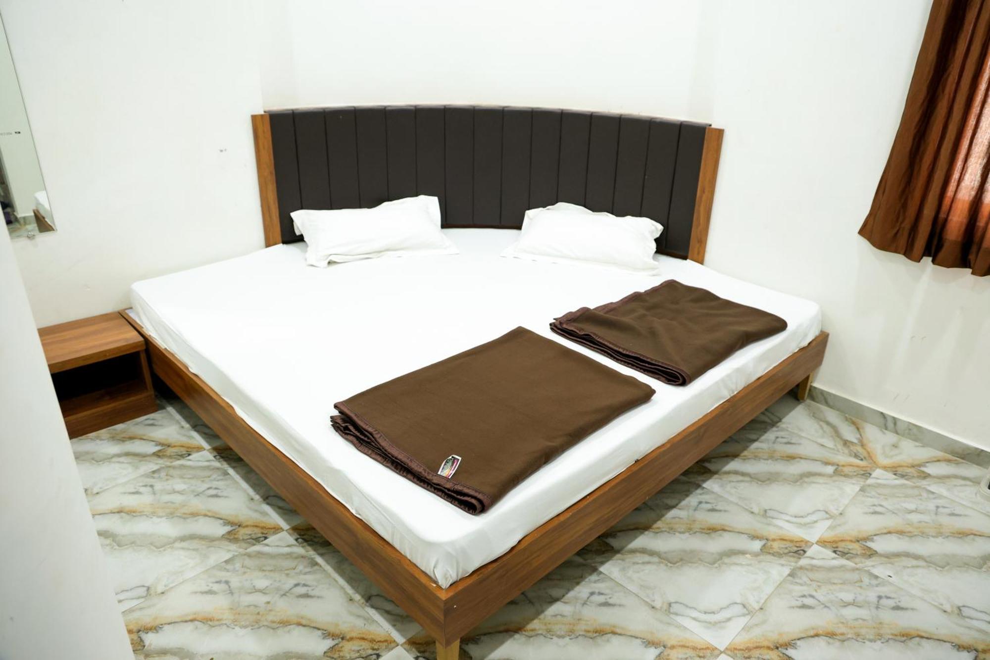 Hotel Aaram Kalupur Ahmadabad Zewnętrze zdjęcie