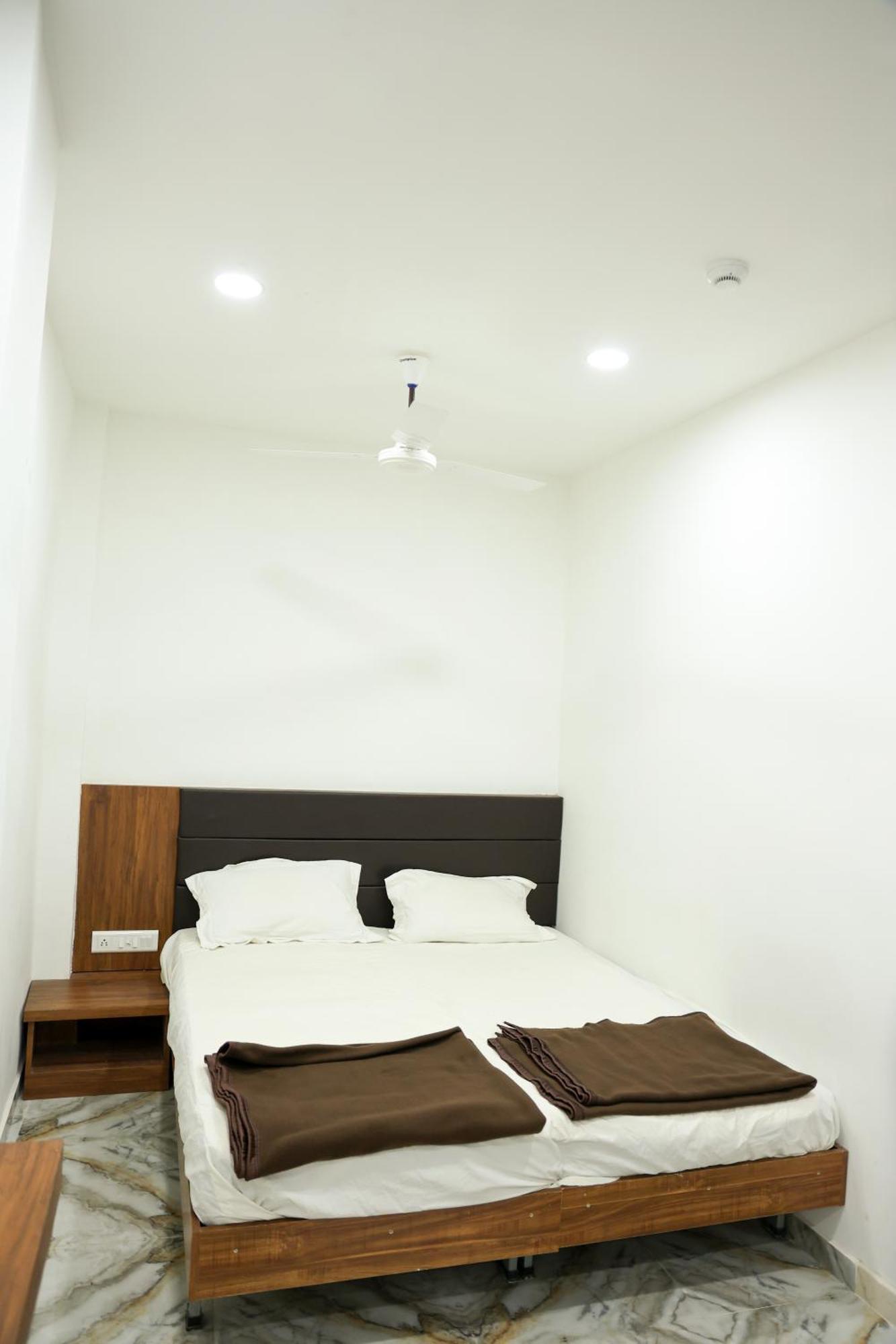 Hotel Aaram Kalupur Ahmadabad Zewnętrze zdjęcie