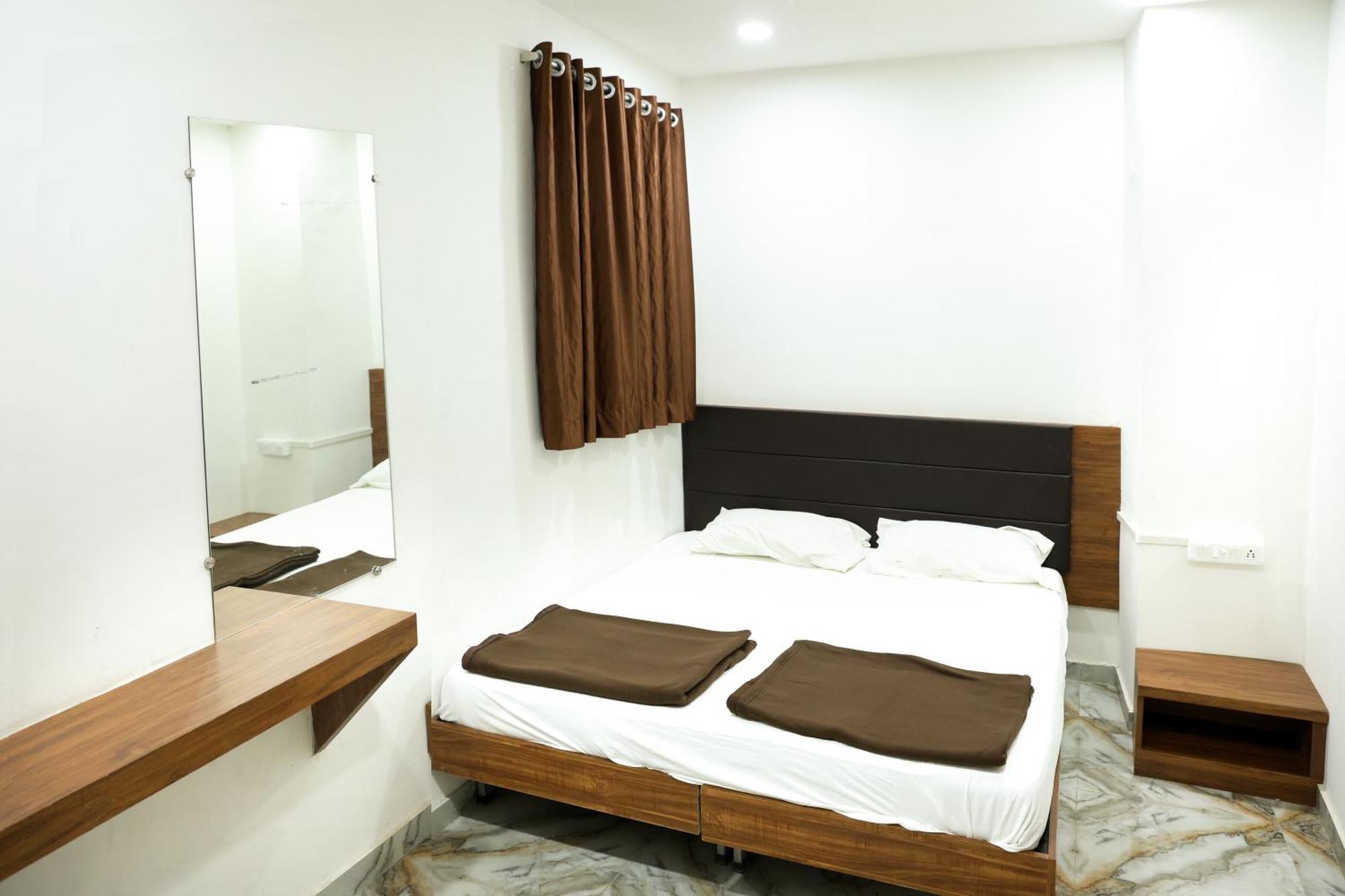 Hotel Aaram Kalupur Ahmadabad Zewnętrze zdjęcie
