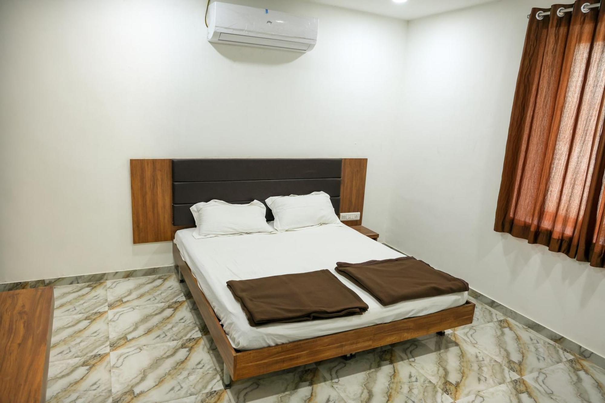 Hotel Aaram Kalupur Ahmadabad Zewnętrze zdjęcie