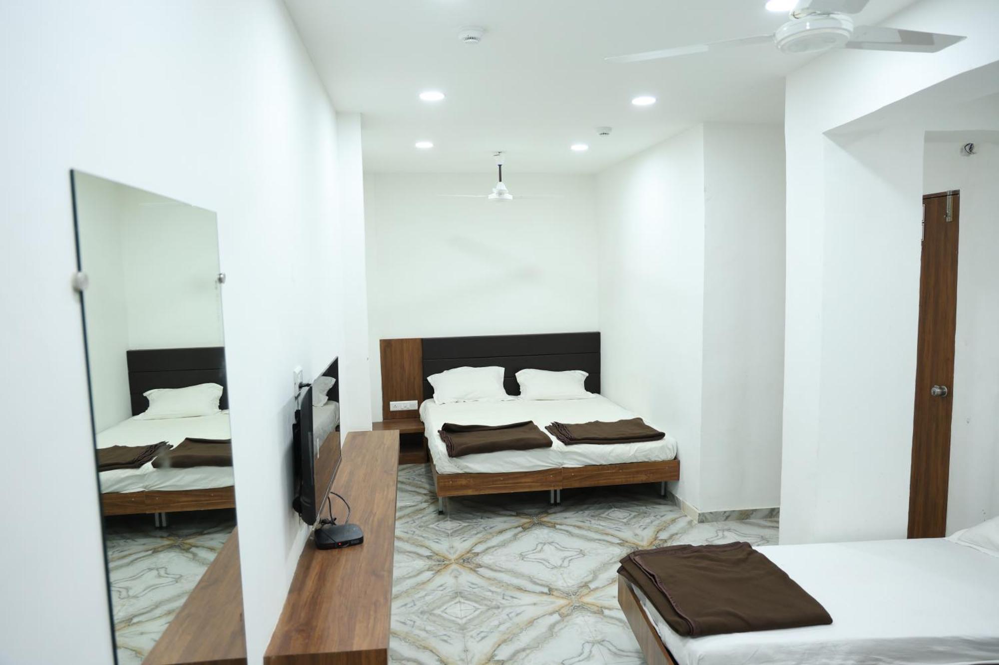 Hotel Aaram Kalupur Ahmadabad Zewnętrze zdjęcie