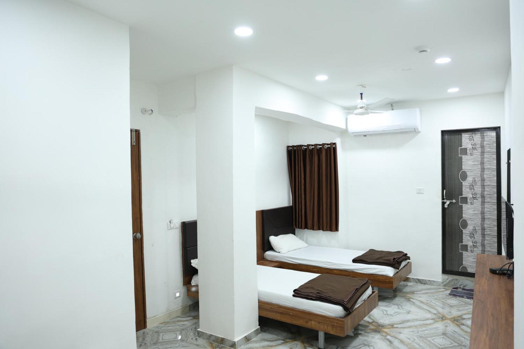 Hotel Aaram Kalupur Ahmadabad Zewnętrze zdjęcie