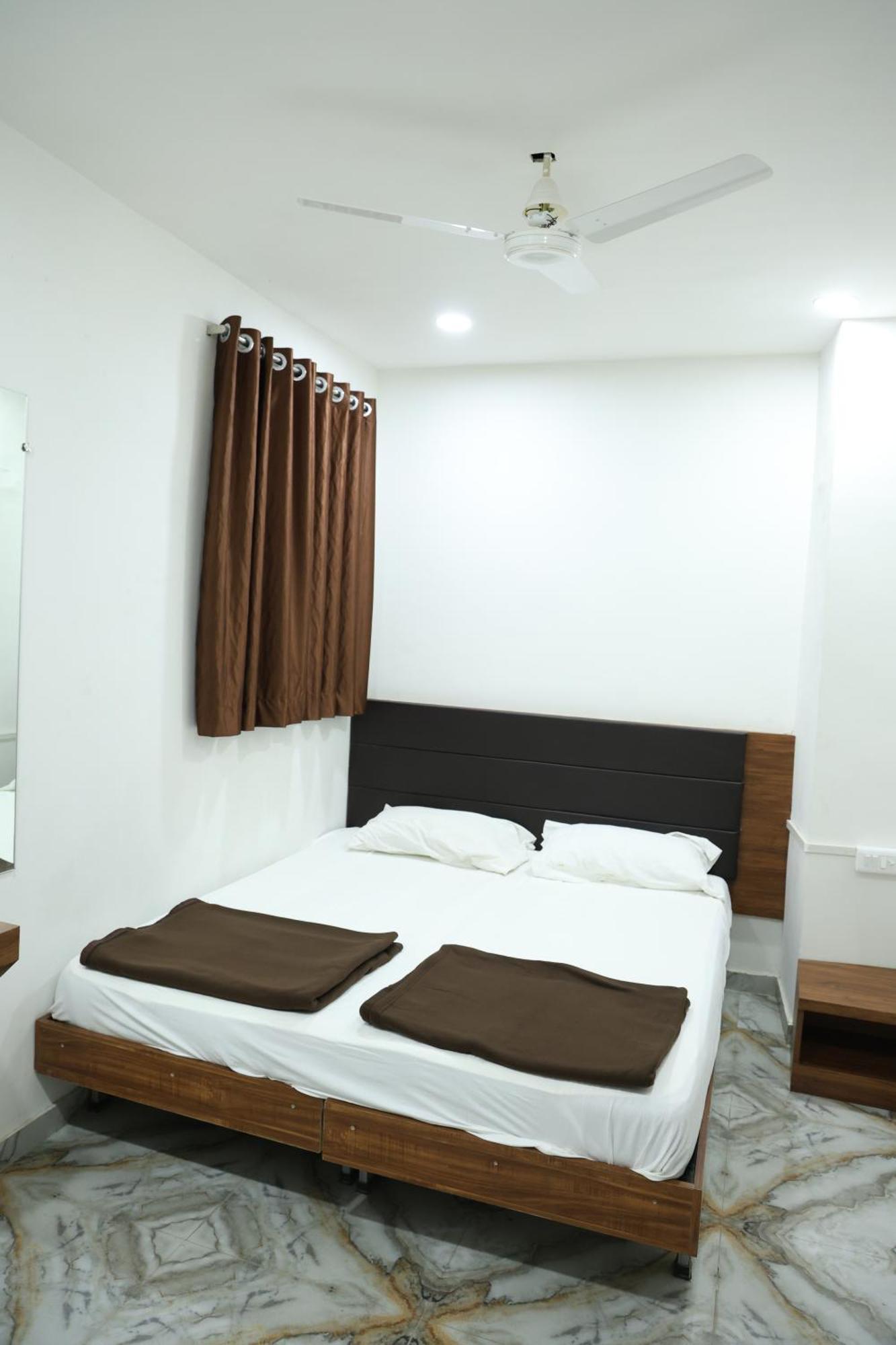 Hotel Aaram Kalupur Ahmadabad Zewnętrze zdjęcie