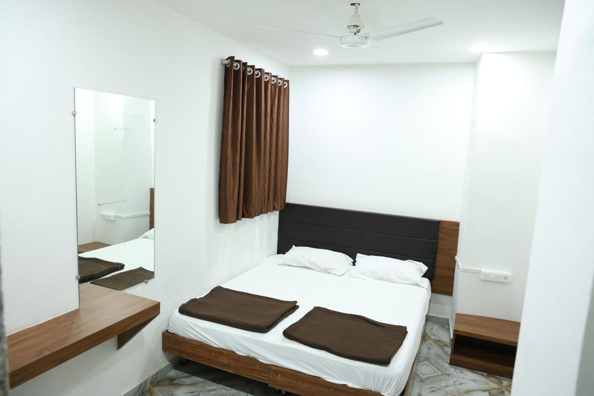 Hotel Aaram Kalupur Ahmadabad Zewnętrze zdjęcie